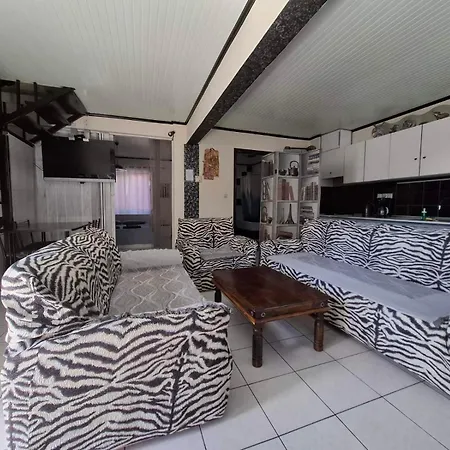 Apartamento House Alexandros